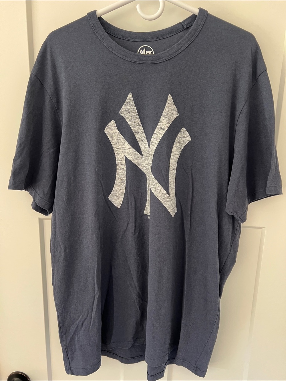 '47 Brand New York Yankees Distressed Logo Tee - Men's XL Like New